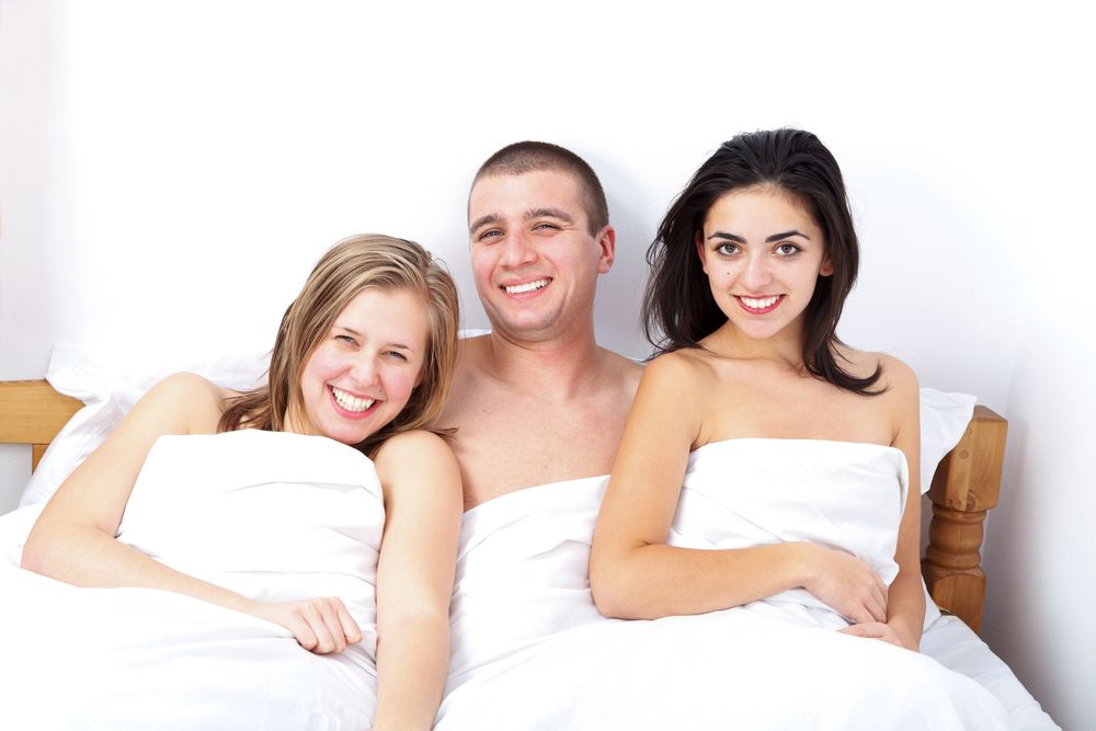 10 Best Threesome Apps & Sites of 2021 for Open-Minded People
